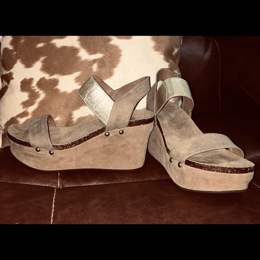 New Indigo rd. Wedge heels